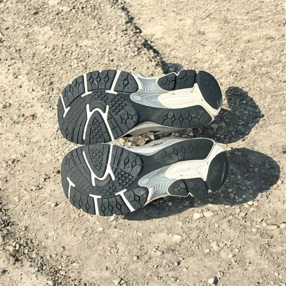 New Balance Kids Gray and White Sneakers - Picture 5 of 5